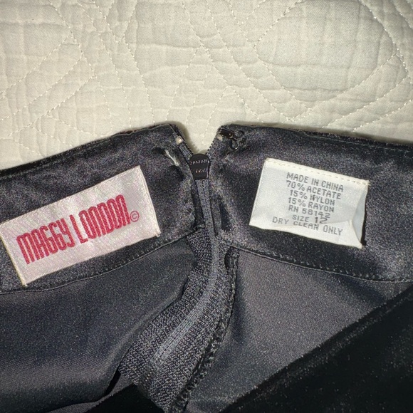 Velvet Black Long Sleeve Dress Vintage Whimsigoth Size 12 - Picture 9 of 9